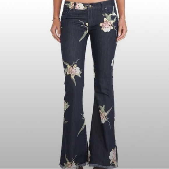Free People flare jeans size 28 - Picture 2 of 8